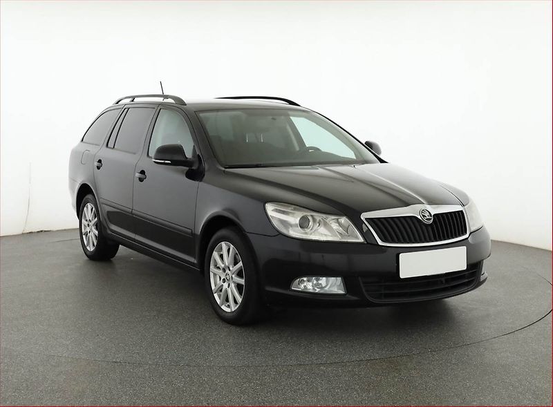 Škoda Octavia (2012) 1.6 TDI, Navi, Tempomat - fotografie inzerátu