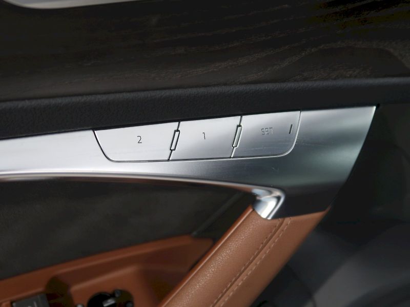 Audi A6 (2019) 50TDI 210KW 4x4 WEBASTO TAŽNÉ - fotka 34 z 38