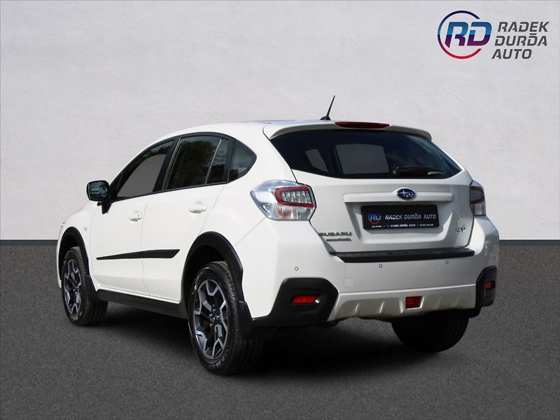Subaru XV 2,0 i  ČR,1.MAJITEL,4x4 - fotka 7 z 25