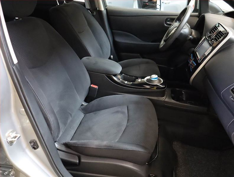 Nissan Leaf (2015) 24 kWh, SoH 83%, Automat - fotka 9 z 27