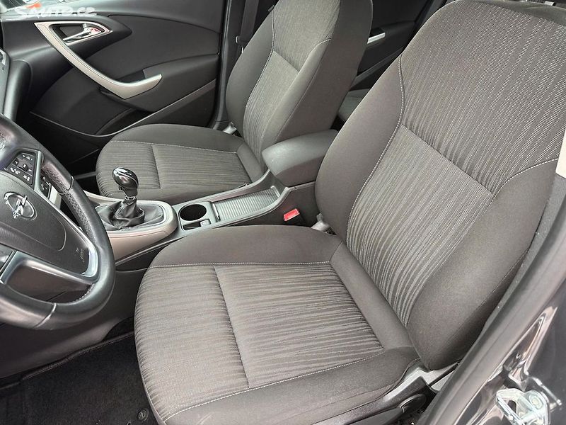 Opel Astra 1.7 CDTi 81kW - fotka 13 z 38