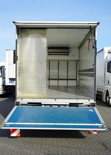 Mercedes-Benz (2017) Antos 1830 chlaďák EURO 6 - fotka 6 z 16