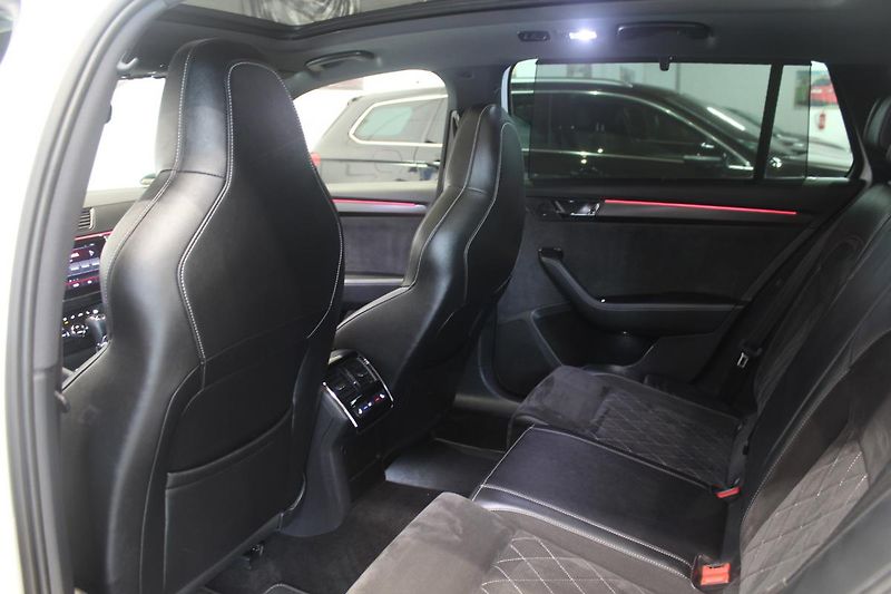 Škoda Superb (2020) 2.0TDI DSG SportLine Display - fotka 19 z 35