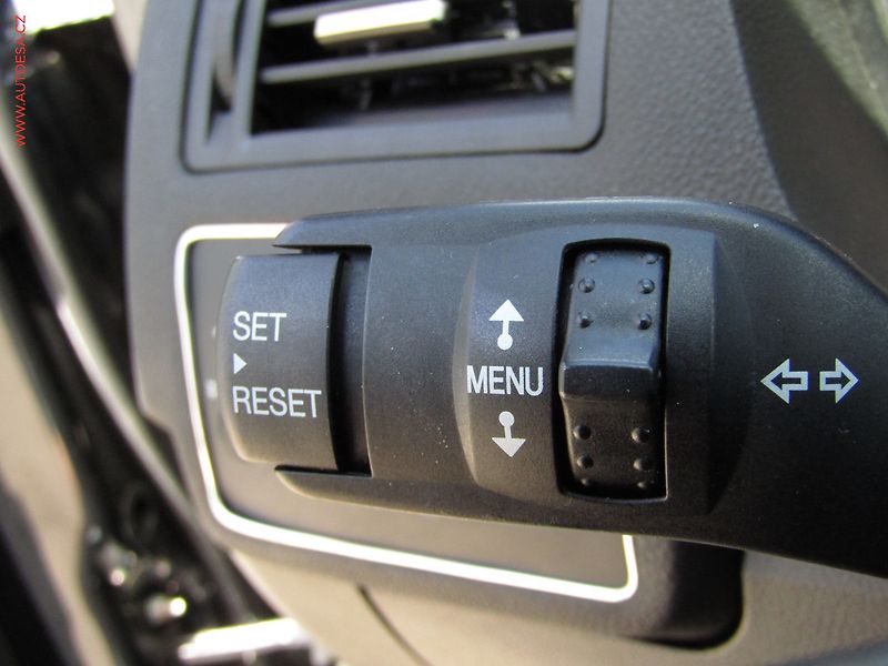Ford C-MAX (2009) 1.8i, AC - fotka 13 z 16