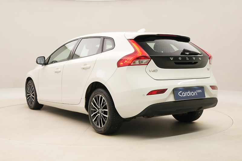 Volvo V40 T2 MOMENTUM AUT  - fotka 10 z 39