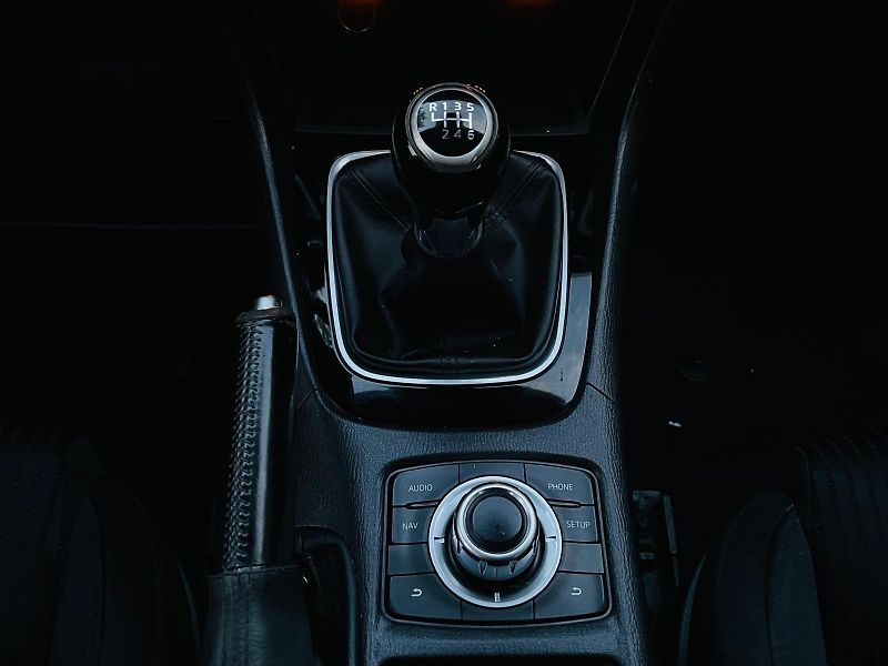 Mazda 6 2.0i 1.MAJITEL VÝHŘEV SENZORY - fotka 36 z 49