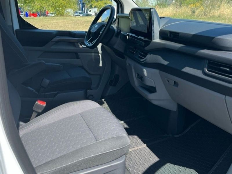 Ford Tourneo Custom 2.0D,125kW,1.MAJ,CZ,DPH,SERVIS - fotka 13 z 15