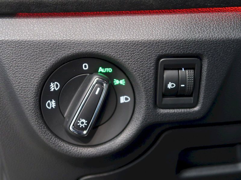 Škoda Kamiq (2025) TOP SELECTION 1.0TSI 85KW - fotka 37 z 41