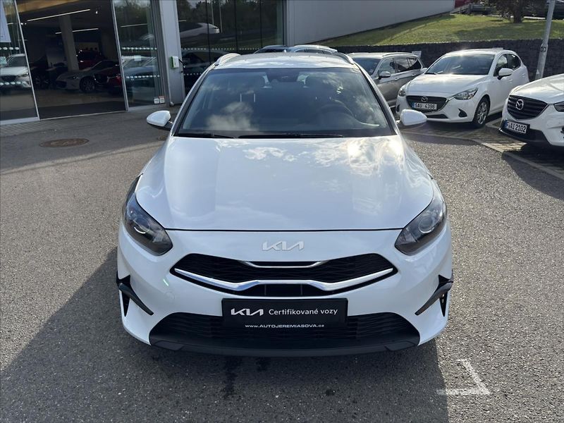 Kia Ceed 1,5 TGDi 118kW AT Spin ZÁRUKA - fotka 8 z 39