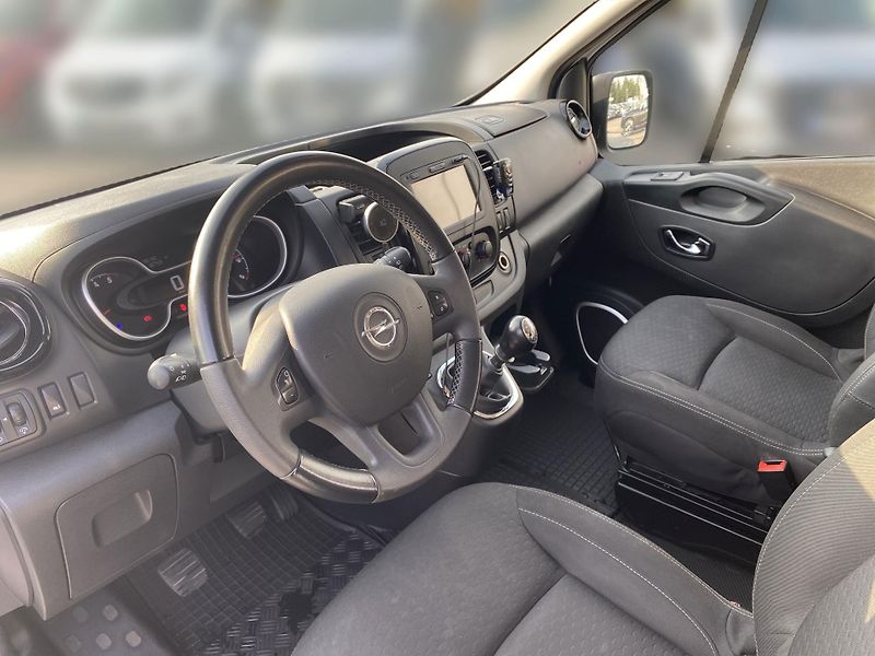 Opel Vivaro 1.6 CDTI 107 kW - fotka 13 z 23