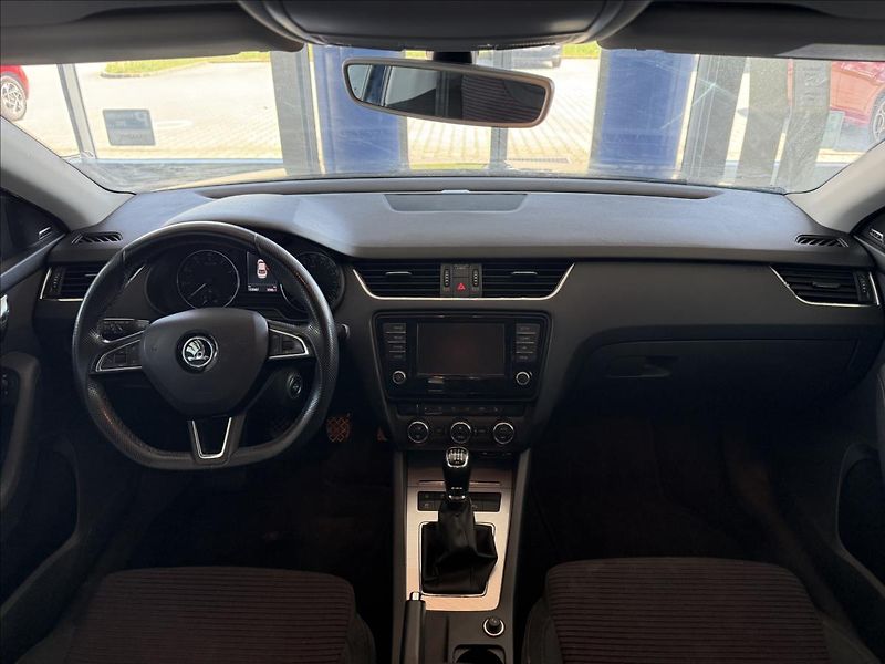 Škoda Octavia 1,4   TSI 110kW,SERVISKA,ČR - fotka 9 z 28