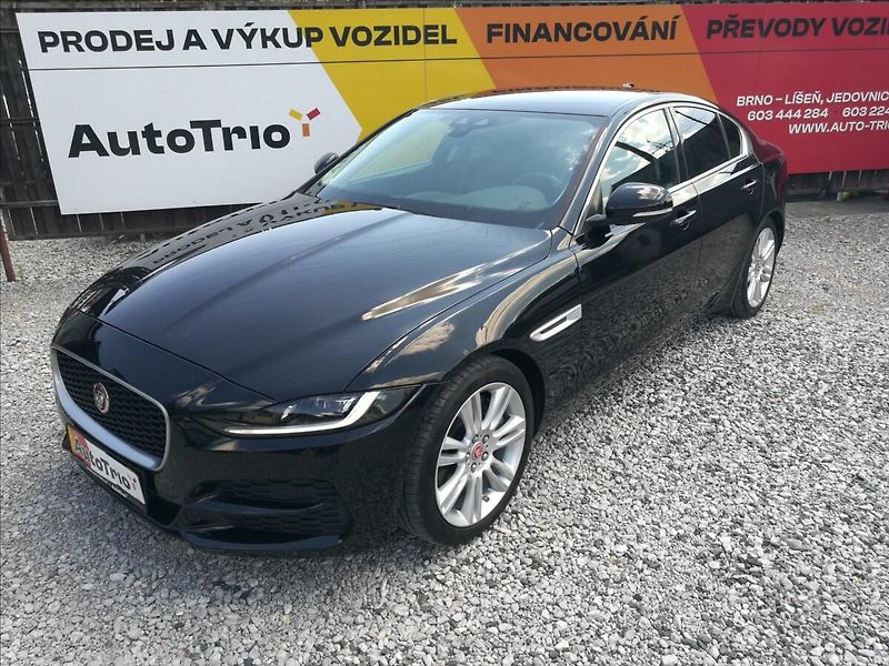 Jaguar XE 2,0 T 52000 km - fotka 1 z 23