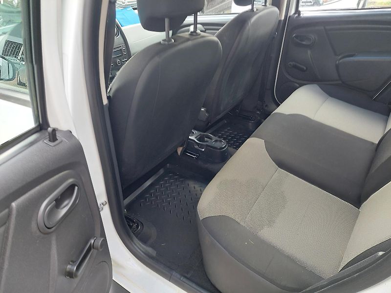 Dacia Duster (2014) 1.6i-16v originalní LPG - fotka 16 z 29