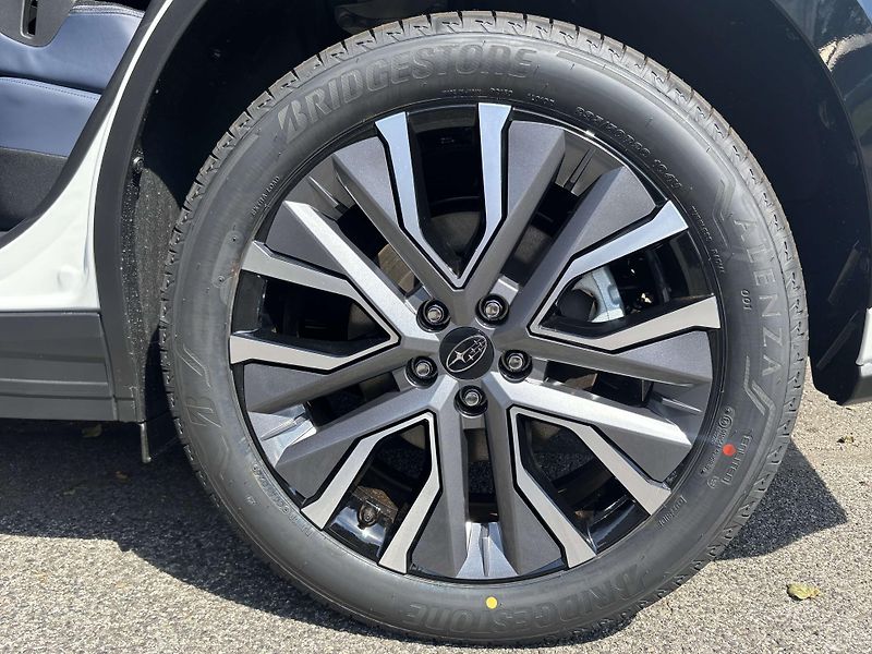 Subaru Solterra (2026) Touring 73 kWh AWD 252 kW - fotka 24 z 74