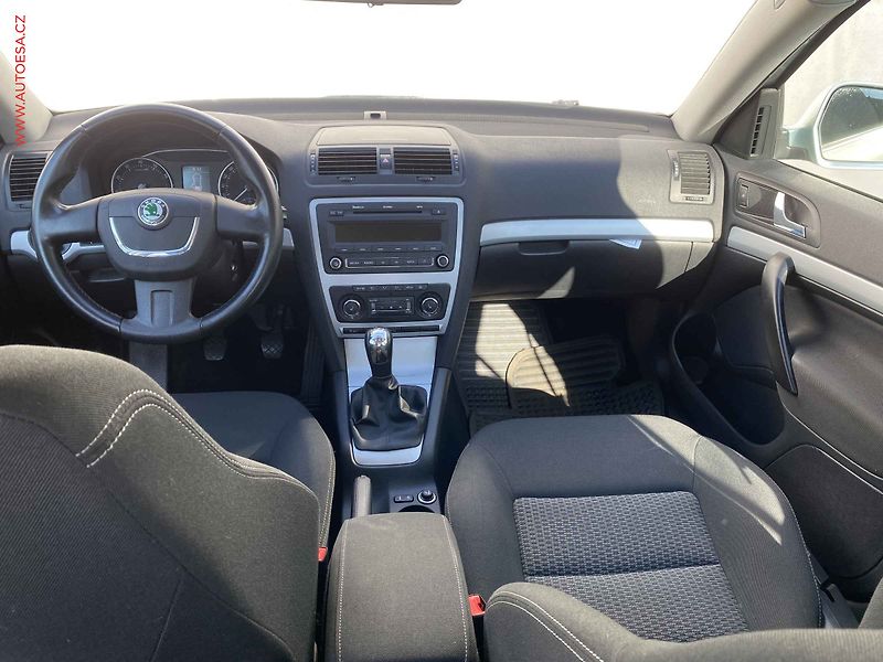 Škoda Octavia (2010) 1.4 TSi, Sport, xenon, +kola - fotka 8 z 18