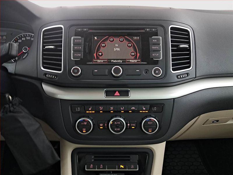 Seat Alhambra (2015) 2.0 TDI, Automat, 7 míst, Navi - fotka 12 z 21