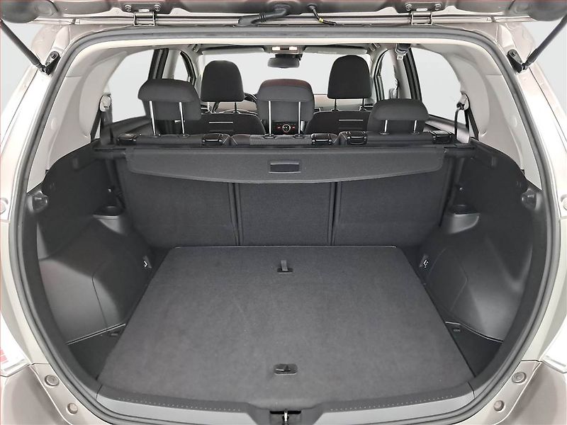 Toyota Verso (2016) 1.6 D-4D, Serv.kniha, Navi - fotka 14 z 20