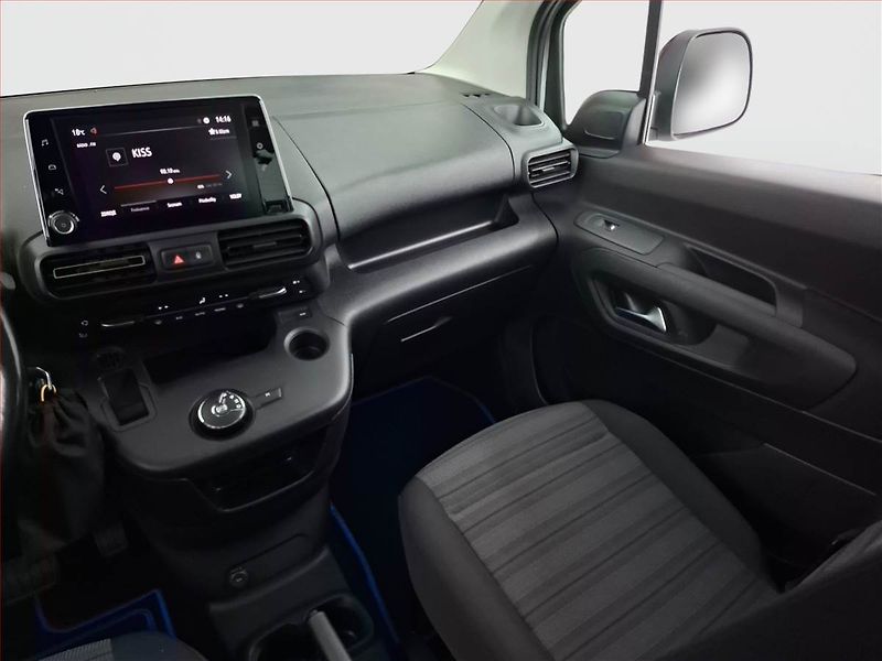 Opel Combo (2023) Elegance 1.5 CDTI, 5Míst, ČR - fotka 8 z 19