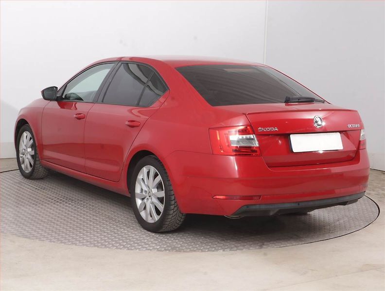 Škoda Octavia (2019) Ambition 1.5 TSI, Serv.kniha - fotka 4 z 15