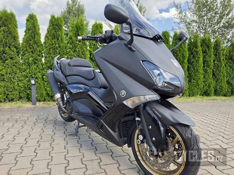Yamaha T-Max 530 (2013) Black Max - fotka 2 z 20