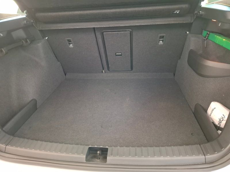 Škoda Karoq (2025) SELECTION TS 110/1.5 A7F - fotka 22 z 41