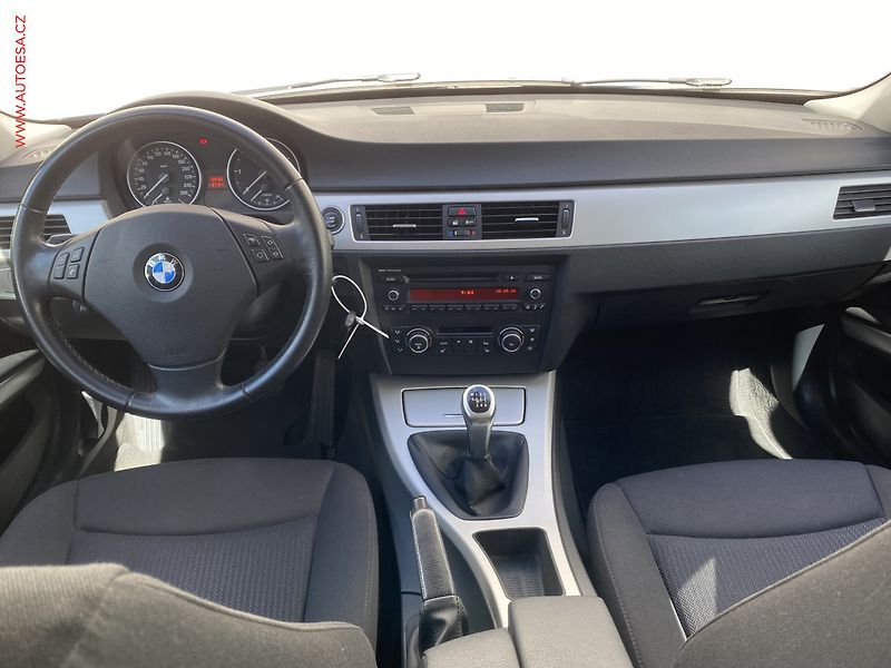 BMW Řada 3 (2011) 3.0D 325d, +ALU - fotka 8 z 17