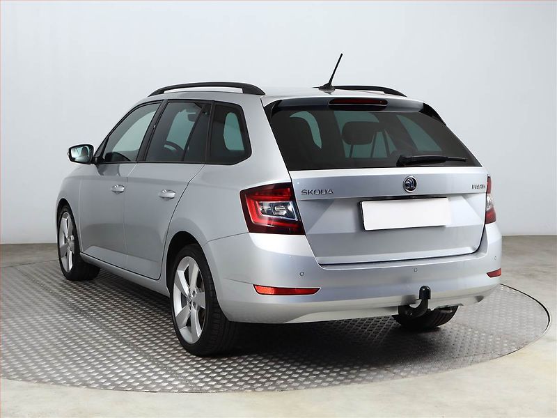 Škoda Fabia (2019) Style Plus 1.0 TSI, Serv.kniha - fotka 4 z 24