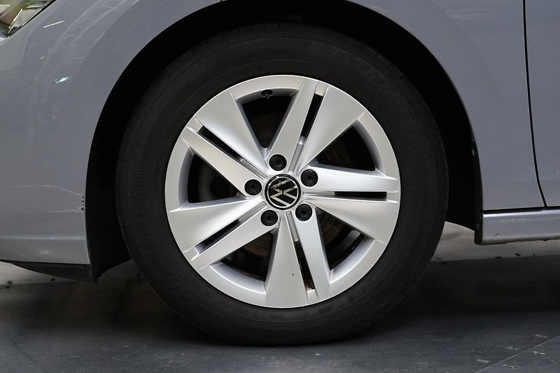 Volkswagen Golf - fotka 10 z 23