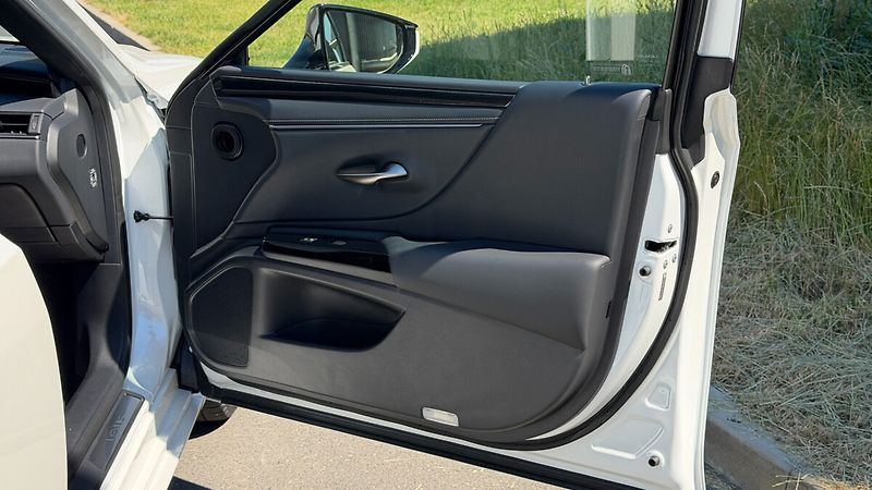 Lexus ES 300h 300h 2,5 HEV BUSINESS EDITION - fotka 14 z 25