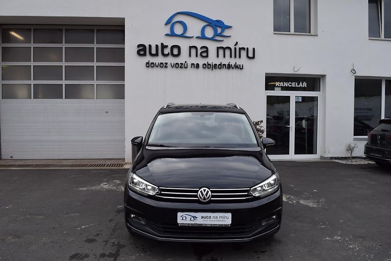 Volkswagen Touran (2017) 1.4TSI 110kw HIGHLINE BMT WEBA - fotka 3 z 51