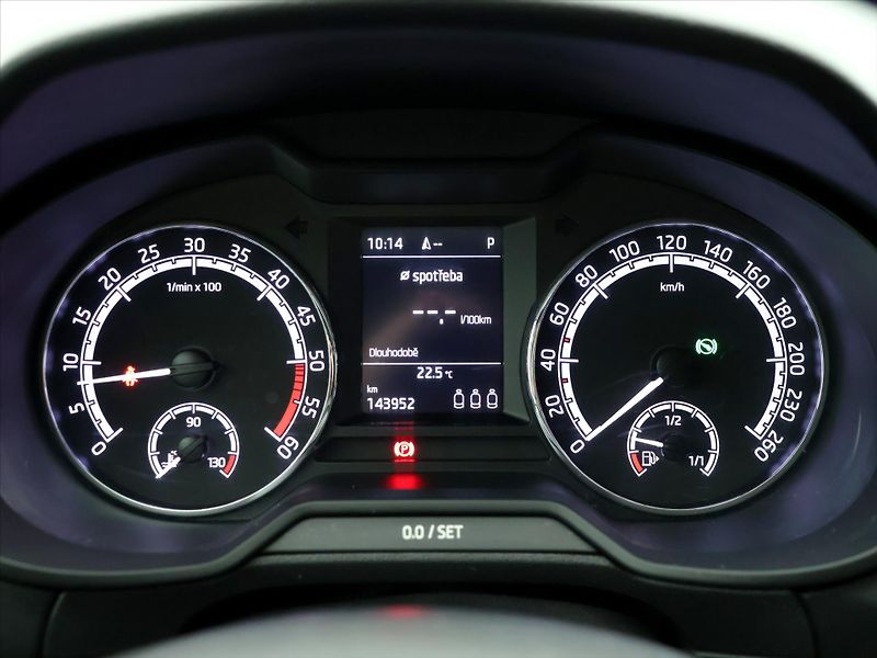 Škoda Octavia 2,0 TDI DSG Soleil - fotka 16 z 30
