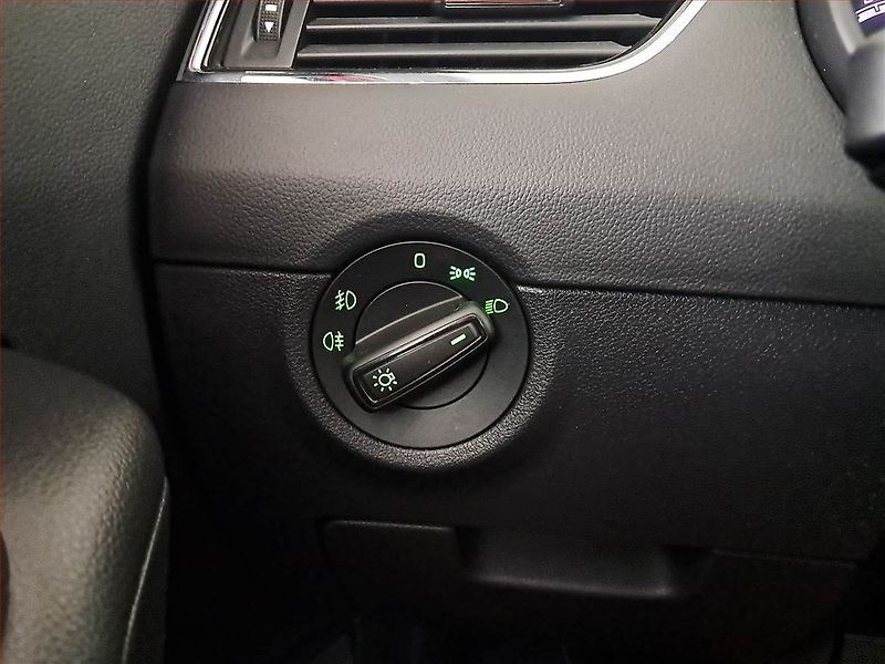 Škoda Octavia (2018) Ambition 1.6 TDI, Automat, ČR - fotka 18 z 18