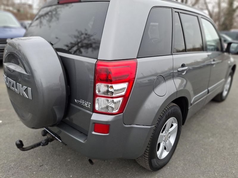 Suzuki Grand Vitara 2.0 benzin  Rezervace - fotka 13 z 43