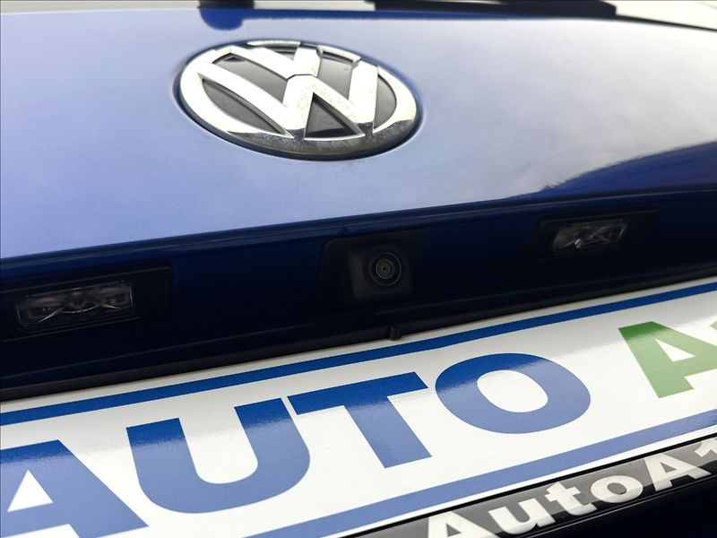 Volkswagen Multivan 2,0 4X4 DSG NZTOP HIGHLINE ČR - fotka 37 z 40