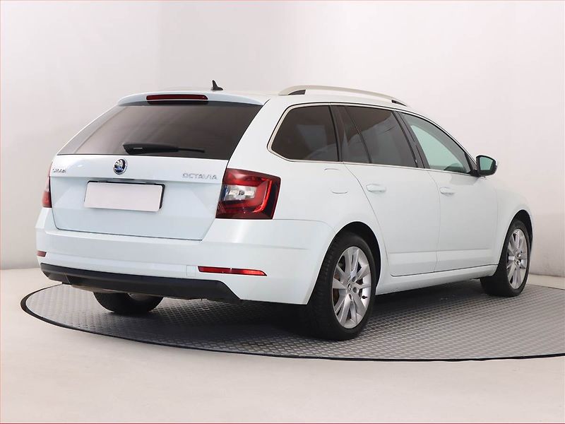 Škoda Octavia (2019) 2.0 TDI, 4X4, Automat, Navi - fotka 5 z 22