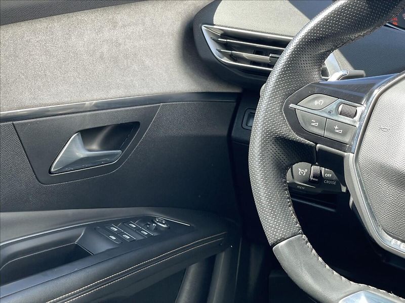 Peugeot 3008 1,5 BlueHDi AT8 LED+Kamera  GT - fotka 14 z 23