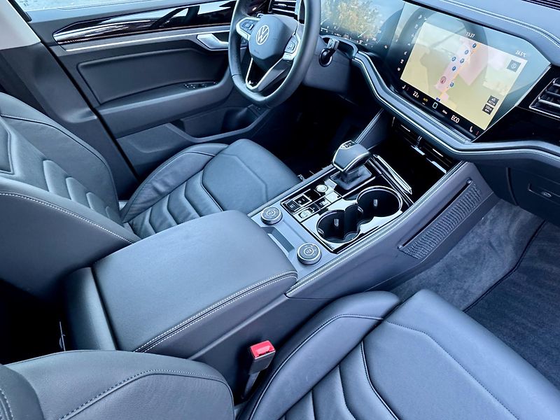 Volkswagen Touareg (2024) Model 2025, Kůže, VZDUCH,Tažné - fotka 20 z 43