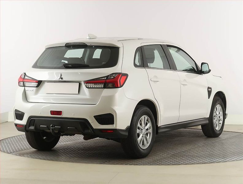 Mitsubishi ASX (2020) Invite 2.0 MIVEC, ČR,1.maj - fotka 5 z 18