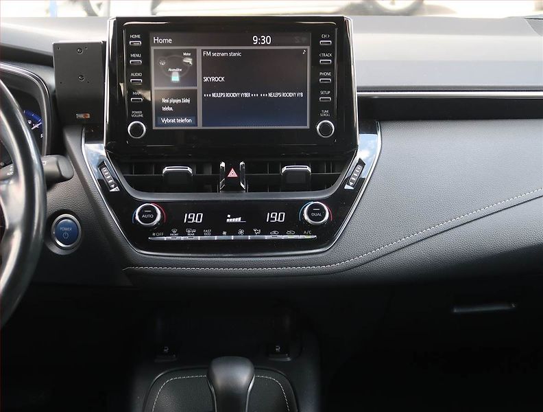 Toyota Corolla (2019) Comfort 1.8 Hybrid, Automat - fotka 12 z 23