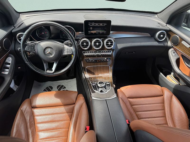 Mercedes-Benz GLC 220d 4MATIC - fotka 11 z 21