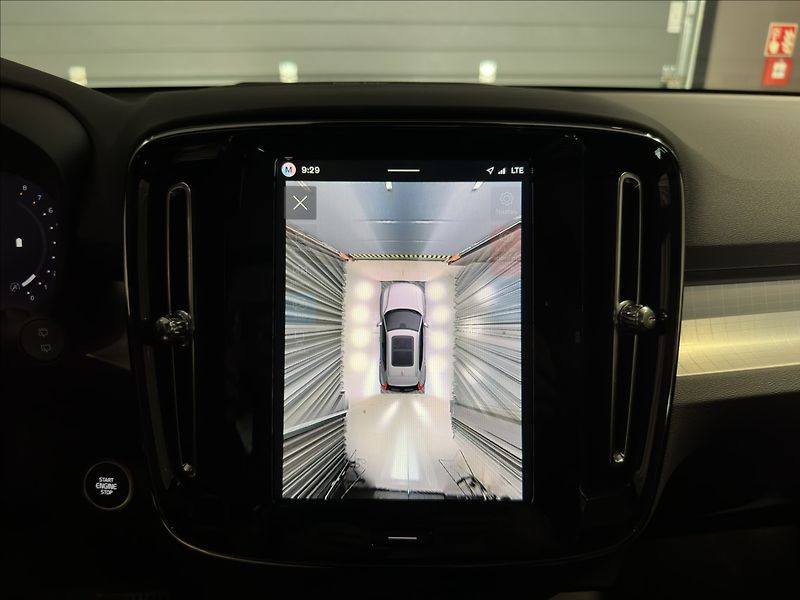 Volvo XC40 (2026) 2,0 B4  Plus - fotka 25 z 29