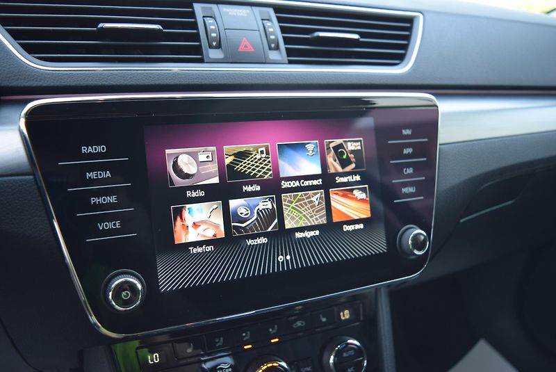Škoda Superb (2019) 1.5TSI 110kw DSG STYLE PLUS  - fotka 26 z 43