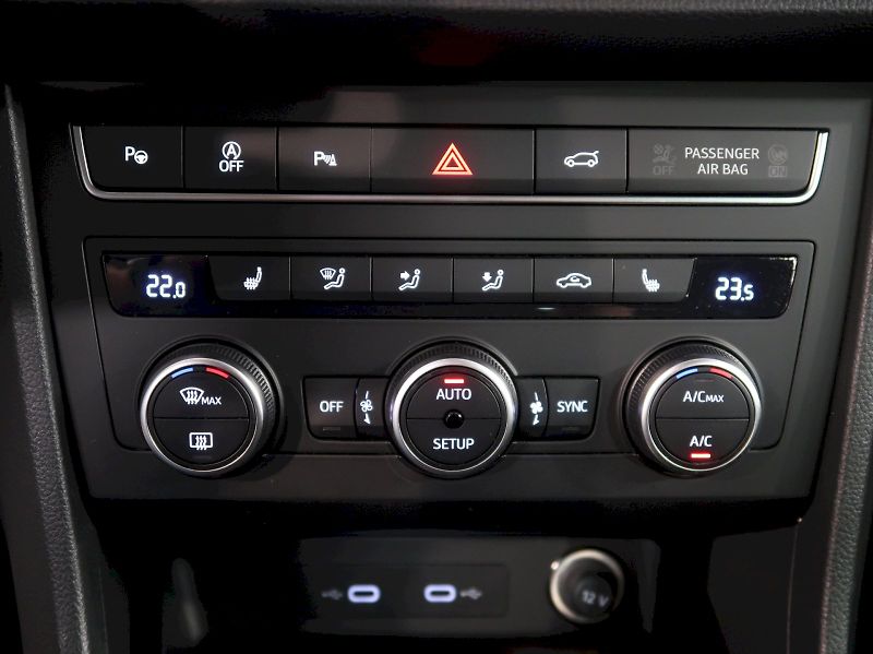 Seat Ateca (2022) 2.0TDI 110KW TAŽNÉ NAVI - fotka 32 z 40