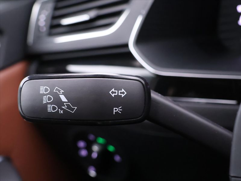 Škoda Superb 2,0 TDI 110kW L&K DSG DPH CZ - fotka 17 z 37