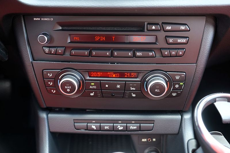 BMW X1 2.0d xDrive/manuál/Designation - fotka 34 z 36