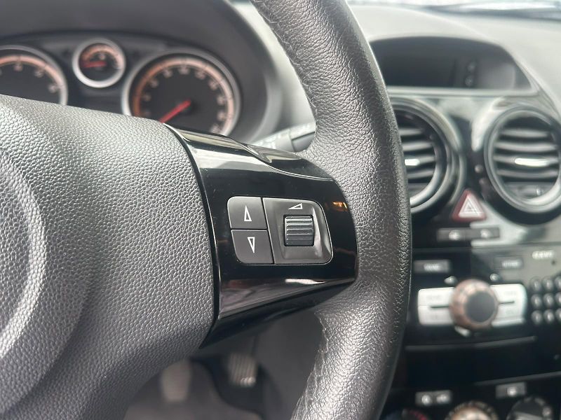Opel Corsa (2010) 1.2i,63KW,TEMPOMAT,111 EDITION - fotka 15 z 24
