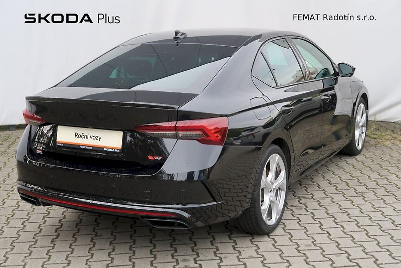 Škoda Octavia (2025) RS 2,0 TSI 195 kW DSG - fotka 2 z 30