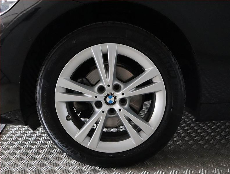BMW Řada 2 (2021) Luxury Line 216d Gran Tourer - fotka 15 z 25