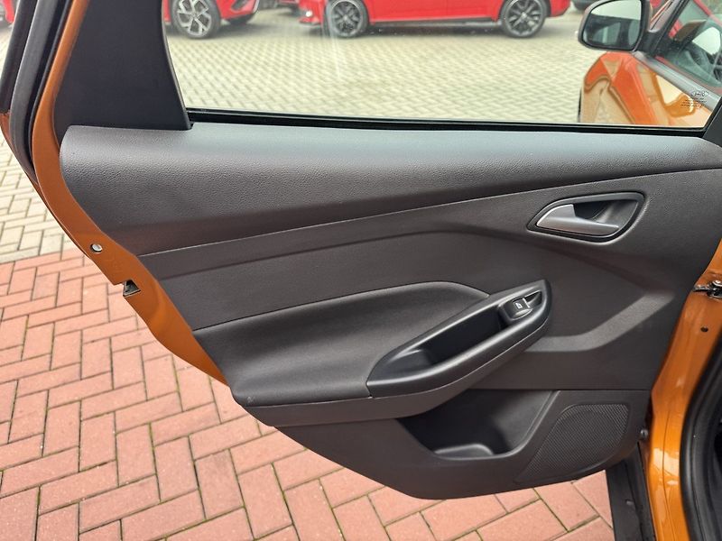 Ford Focus (2018) 1.6Ti-VCT Digi Klima Tempomat - fotka 21 z 46