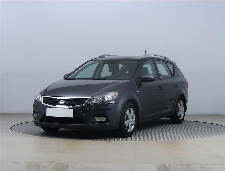 Kia Ceed (2010) EX 1.4 CVVT, ČR,1.maj - fotka 2 z 14